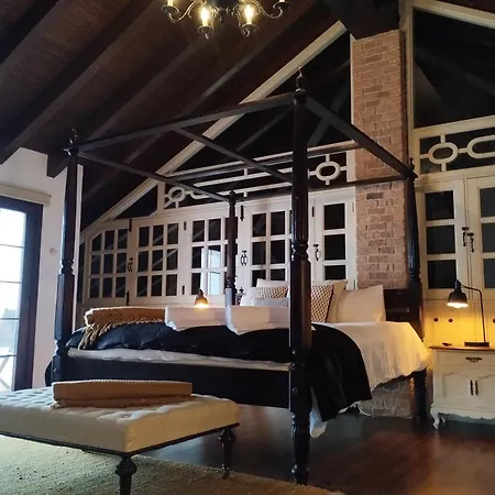 Luxury Colonial Country