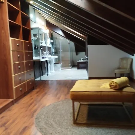 Luxury Colonial Country