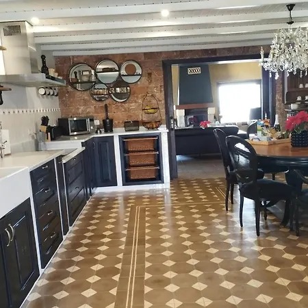 Luxury Colonial Country