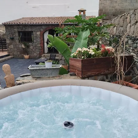 Luxury Colonial Country Villa *